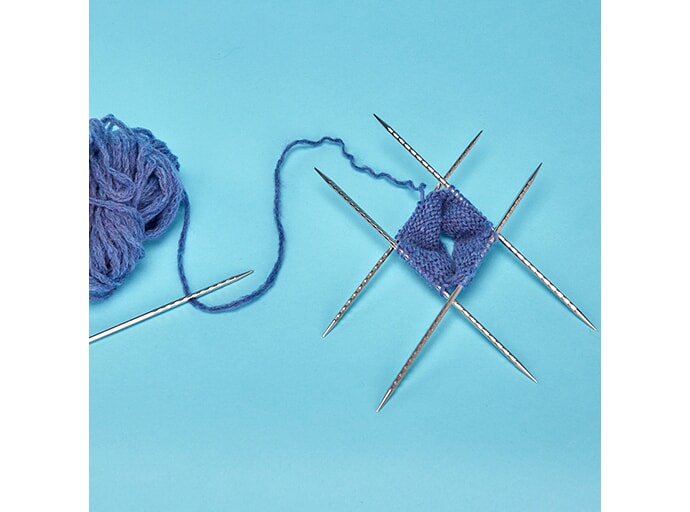 170-2_addiNovel_Quintett_LACE_Strumpfstricknadeln_Nadelspiel_double-pointed_needles_ergonomisch_3-8mm_1520cm_US-4-11_6_8__madeinGermany_Stimmung2_rgb
