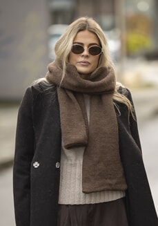 k-0006-08 "Yani" skjerf