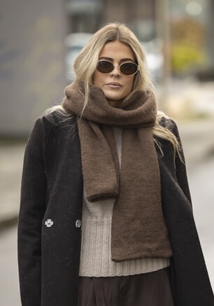 k-0006-08 "Yani" skjerf