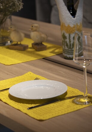 1907-2 Heklet bordbrikke