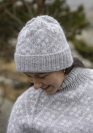 k-2310-13 "Fjellrose"-lue