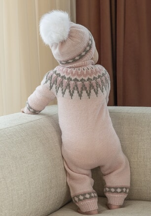 k-2506-04 "Oldefar"-dress og lue