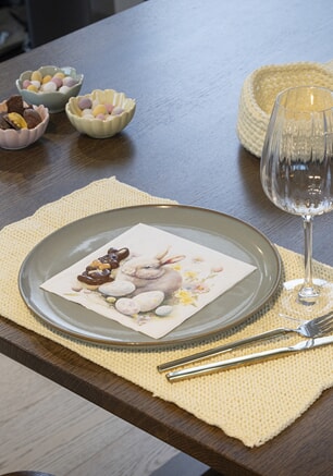 k-2606-07 "Solkyss" bordbrikke