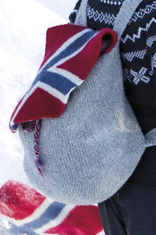 1401-6 Sekk med norsk flagg