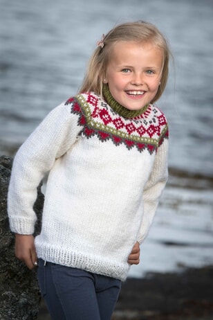 1411-20 Barne genser, lue, votter og hals