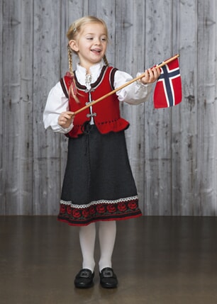 Alexandra Festdrakt