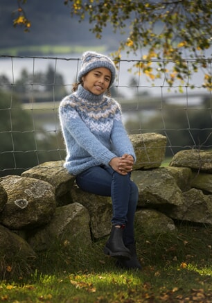 2026-1 "Nova"-genser og lue Lysblå