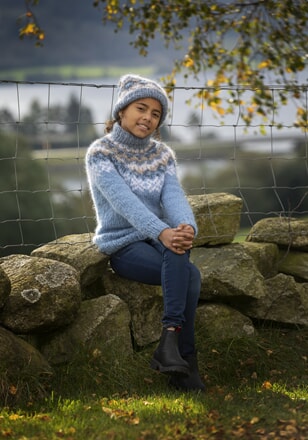 2026-1 "Nova"-genser og lue Lysblå