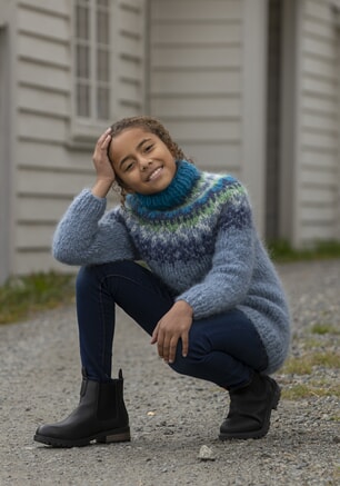 2026-8 "Nova"-genser og lue Lys gråblå