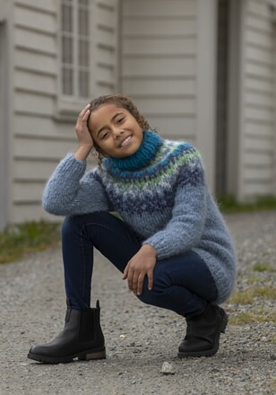 2026-8 "Nova"-genser og lue Lys gråblå