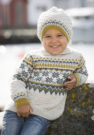 1709-3 Fryd genser og lue modell Troy Barn