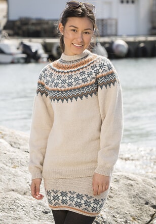 1709-4 Fryd genser og skjørt Dame