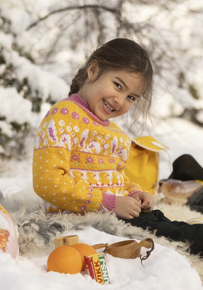 k-2412-02a "Påskestemning"-genser